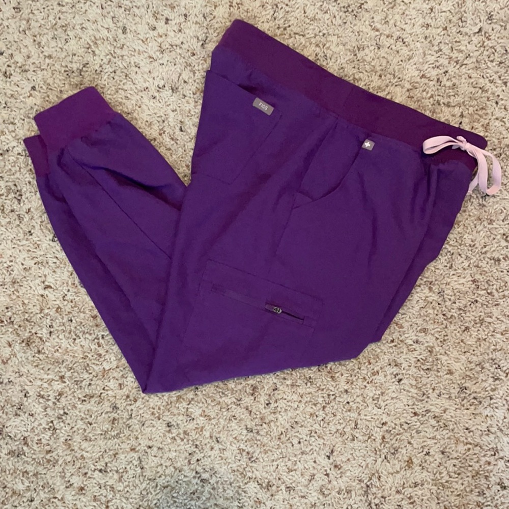 Purple FIGS jogger- limited edition medium petite